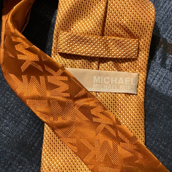 Authentic Michael, Michael Kors silk tie - Picture 1 of 3